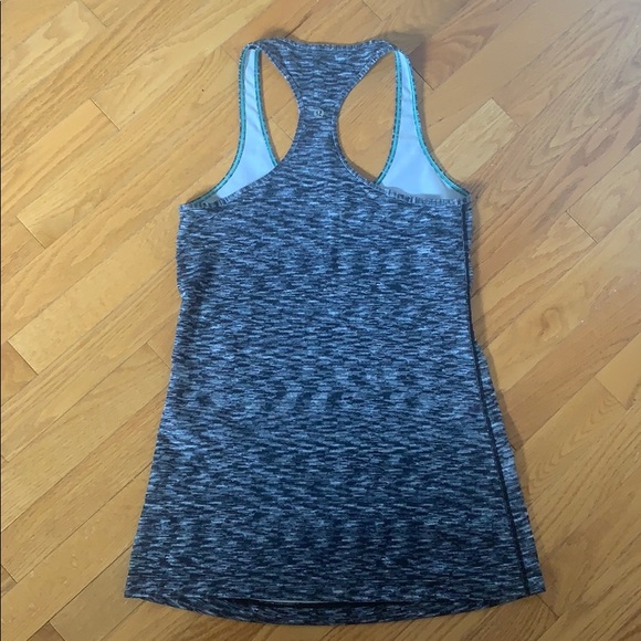 Size 6 lulu tank - Picture 3 of 4
